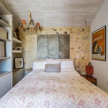 Ferienhaus Charming Stone With Sunny Terrace *